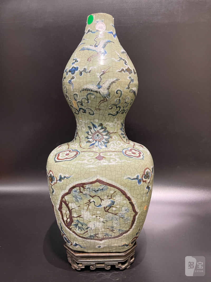 明嘉靖 仿官釉堆白青花铁锈花松鹤延年纹大葫芦瓶 - 图3
